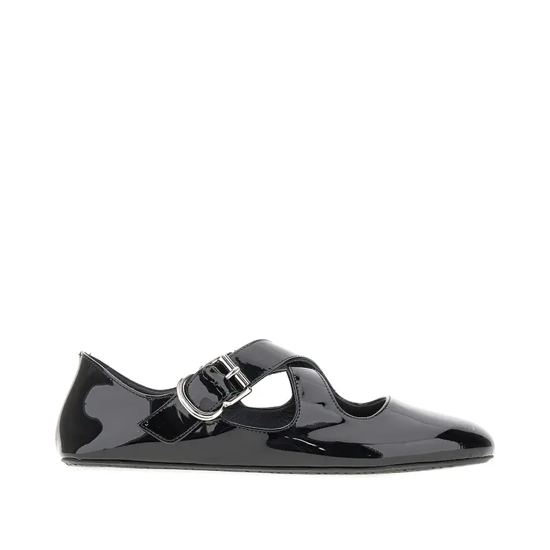 Ballerine in vernice con incrocio