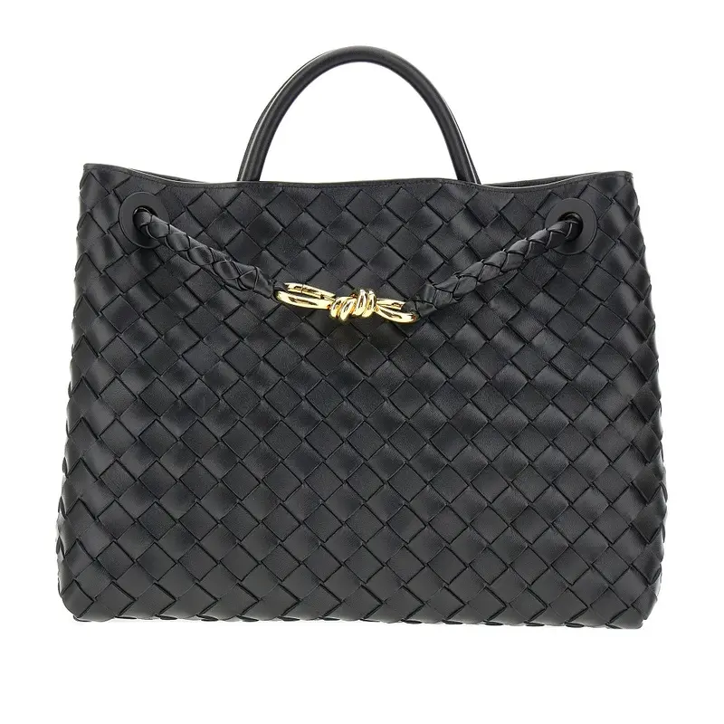 Borsa 'Andiamo' media