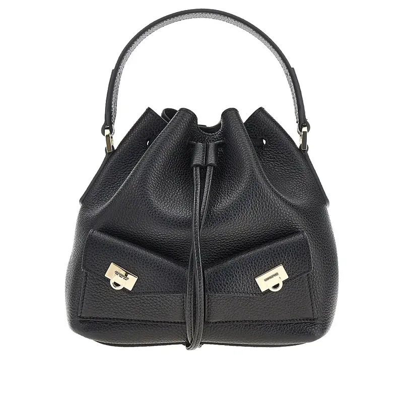 Bucket bag multipocket in pelle martellata