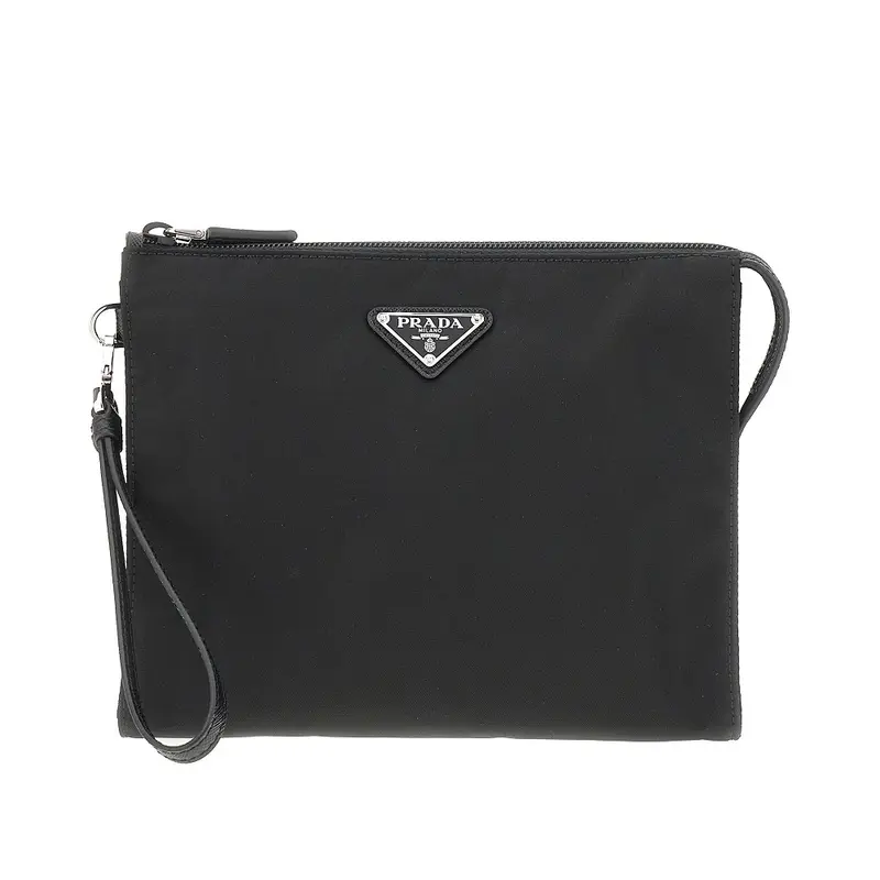 Pouch in Re-Nylon