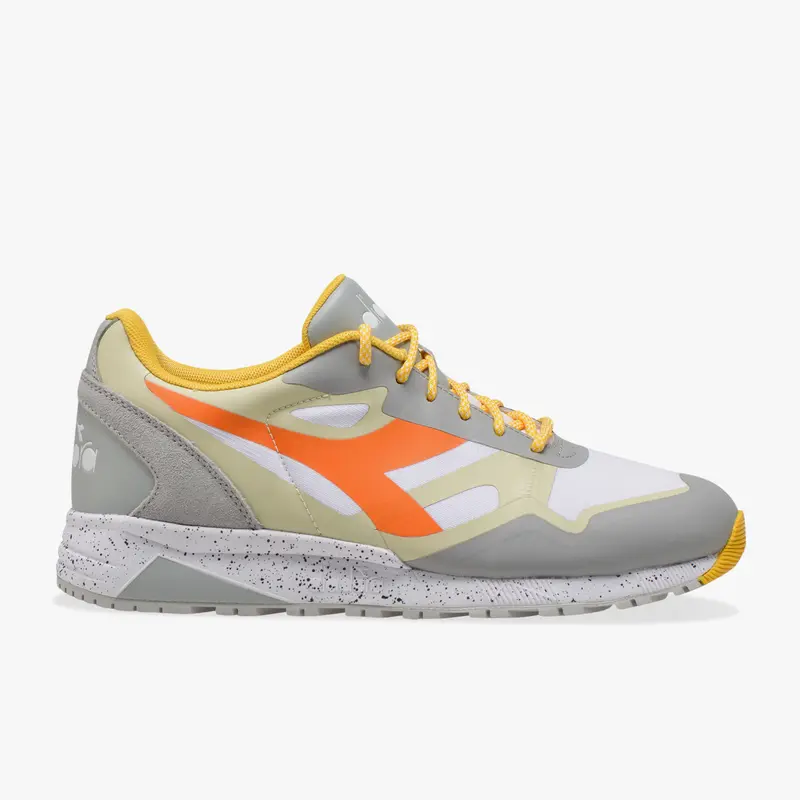 Scarpa sportiva N902 Outdoor / Bianco