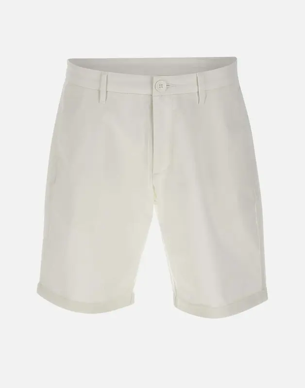"Short chino"