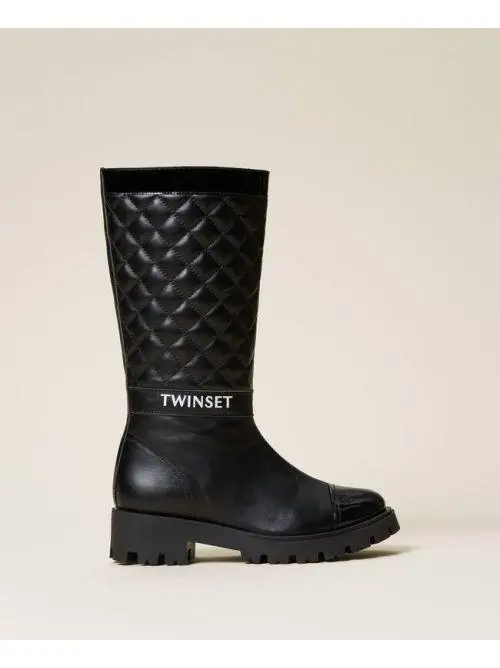 TWINSET STIVALE CON DETTAGLIO IN VERNICE